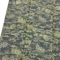 小紋　茶屋辻　趣のある山のデザイン　花　家　織りの着物　正絹　袷　緑のサムネイル