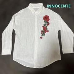 赤いバラ刺繍ホワイトシャツ　INNOCENTE M〜L