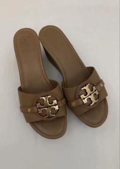 YM/1240 Tory Burch ブラウンレザー サンダル YM/1240 Tory Burch ブラウンレザー サンダル