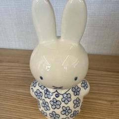 大阪関西万博　オランダ館　ミッフィー　スタチュー　デルフト陶器