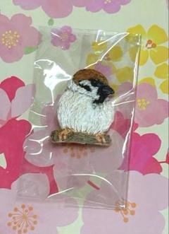 ⭐️happy bag⭐️ 手刺繍鳥ブローチ♪