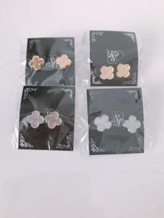 シングルクローバーイヤリング　ピアス　グルーデコ　土台