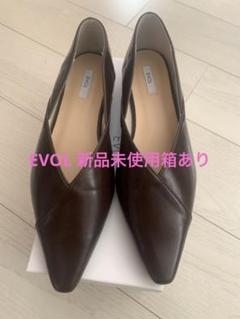 EVOL Vカットポインテッドスタックヒールパンプス　24.5㎝ブラウン新品のサムネイル