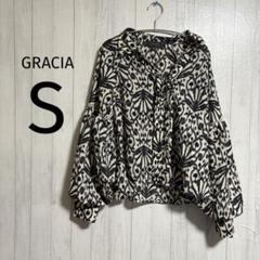 【グラシア/GRACIA】✨️美品✨️モノクロパターン 長袖ブラウス ボリューム袖