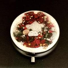 ハンドメイドピルケース(リースの中のシマエナガ)