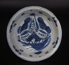 清王朝同治帝小皿 　中国美術　時代物 中国清王朝時代の皇族肖像画などが高値－サザビーズの香港競売