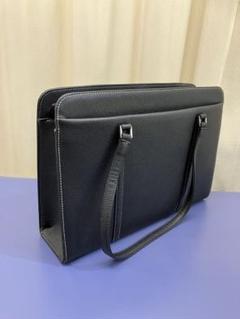 黒のビジネスバッグ