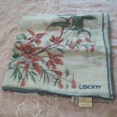 LIBERTY 花柄スカーフ100%コットン85cm x 85cm淡いグリーン系 LIBERTY 花柄スカーフ100%コットン85cm x 85cm淡いグリーン系