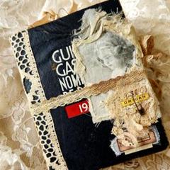 フランスの古い小さなガイドブックをリメイクしたjunkjournal