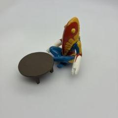 ちゃぶ台　メトロン星人 HGウルトラマン　ガシャポン