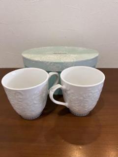 【新品未使用】NARUMI バラ柄マグカップ 2個セットのサムネイル