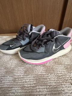 カイリーロー5 Nike バスケットボールシューズ グレー/ピンク