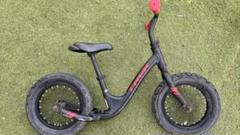 Trek バランスバイク ブラック/レッド kickster トレック バランスバイク TREK(トレック) Kickster(キックスター)にニュー
