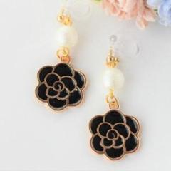 お花が揺れるノンホールピアス(樹脂イヤリング)(P309)