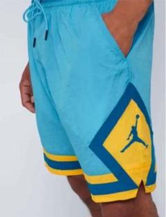 海に! AIR JORDAN Diamond Poolside スイムショーツ