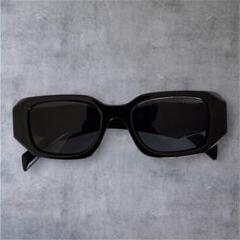 PRADA ブラック サングラス スクエア - メルカリ