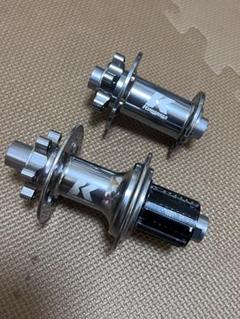 クワハラ ハブ Diavolo V2　スルーアクスル前後 クワハラ ハブ Diavolo V2 スルーアクスル前後 - メルカリ
