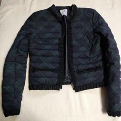 美品 ランバンオンブルー ノーカラー ダウンジャケット フリル 38 ブラック LANVIN en Bleu - LANVIN en Bleu ブラックロングダウン