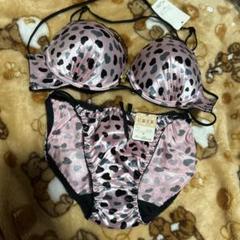 サテン花柄ジャガードノンワイヤーブラジャー・ショーツセット