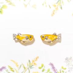 小さなピアスシリーズ★メダカのピアス/ノンホールピアス(樹脂イヤリング)