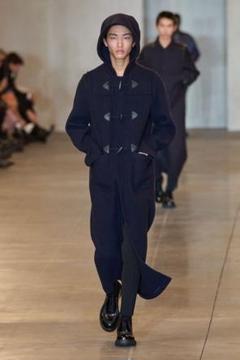 【限定特価】 coat duffle 2023aw PRADA navy メルカリ - 未使用品 48 ジャケット・アウター
