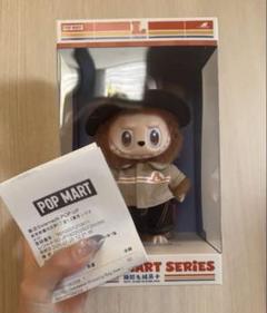 店員ラブブ　POPMART