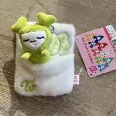 TWICEDAVELYS ぬーどるストッパー　パスケース　ぬいぐるみ　ジョンヨン 新品未使用】TWICE おふとんリールパスケース 2つセットジヒョ