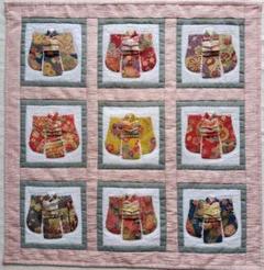 ハンドメイド　パッチワーク 着物タペストリー　　七五三　お正月　お雛祭り ハンドメイド パッチワーク 着物タペストリー 七五三 お正月 お