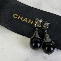 【人気】CHANEL ロゴピアス　シルバー　00T ココマーク CHANEL/シャネル】ココマーク ロゴ ピアス シルバー系｜ヴァル