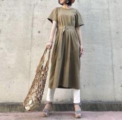 美品　ラスト１点　UNIQLO ベルテッドTワンピース（半袖）　Mのサムネイル