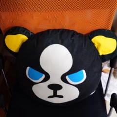ジョジョ イギー ぬいぐるみバッジ ジョジョワールド2 イギーの肩のせぬいぐるみのイメージ＝渋谷に「ジョジョの奇妙な
