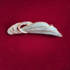 ☆美品☆　羽ブローチ　シルバー　キラキラ