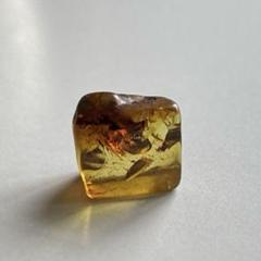 0.7g 琥珀 原石