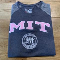 お値下げ! 希少!!Massachusetts大学 アンダーアーマー Tシャツ