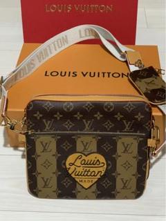 ✨新品未使用・箱付き✨　LOUIS VUITTON Nigo Bear ニゴ 210.jpg