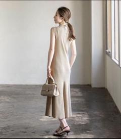 NOBLE ノーブル　カーブシルエットロングワンピース　ベージュ 新品☆noble☆カーブシルエットロングワンピース