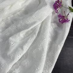 コットンローン刺繍生地 オフ白 刺繍有効幅135×200cm延長可