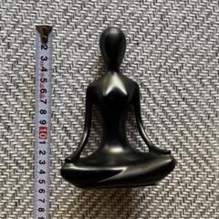 ヨガ　あぐら　陶器