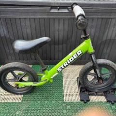 STRIDER 12 SPORT グリーン バランスバイク中古　スタンド付 良品】STRIDER 12インチ グリーン クラシック バランスバイク