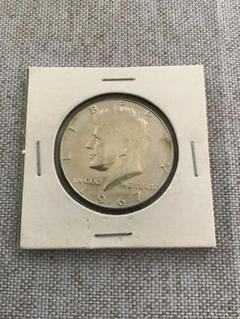 アメリカ 50S銀貨 ケネディ大統領 ハーフダラー 1967年銘 準未品