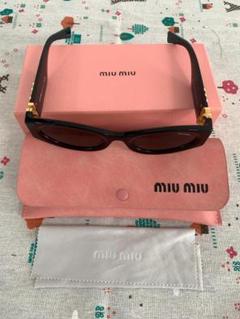 2025年最新】miumiu サングラスケースの人気アイテム - メルカリ