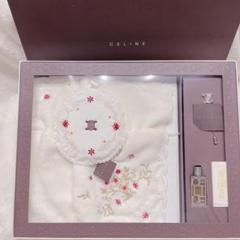 【専用】セリーヌ　ピンブローチ&ハンドタオル＆サシェ＆ミニ香水 専用】セリーヌ ピンブローチ&ハンドタオル＆サシェ＆ミニ香水
