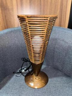 白熱灯　テーブルランプ