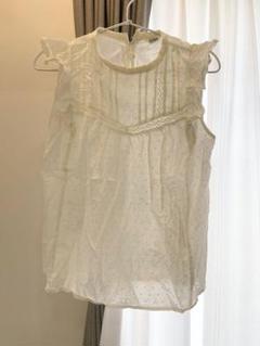 Lutique トップス　ホワイト　ドット　ノースリーブ　フリル
