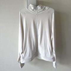 UNIQLO UVカットパーカーのサムネイル