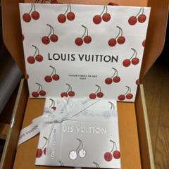 つきこLOUIS VUITTON ギフトボックス チェリー柄 LOUIS VUITTON✨ チェリー柄 ギフトボックス&リボン付き