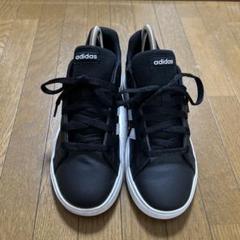 美品　adidasスニーカー 22.5㎝のサムネイル