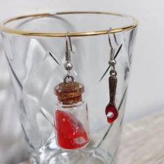 小瓶いちごジャム&スプーン シルバーピアス
