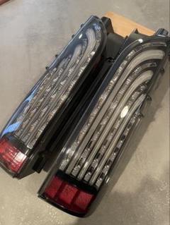 ハイエース1〜6型対応 FLEX 煌ブラック レッドテールランプ美品 車好きがこだわる】FLEXオリジナル ハイエース LEDテールランプ