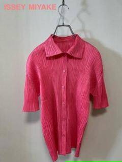 ISSEY MIYAKE プリーツ半袖シャツ ピンク - メルカリ